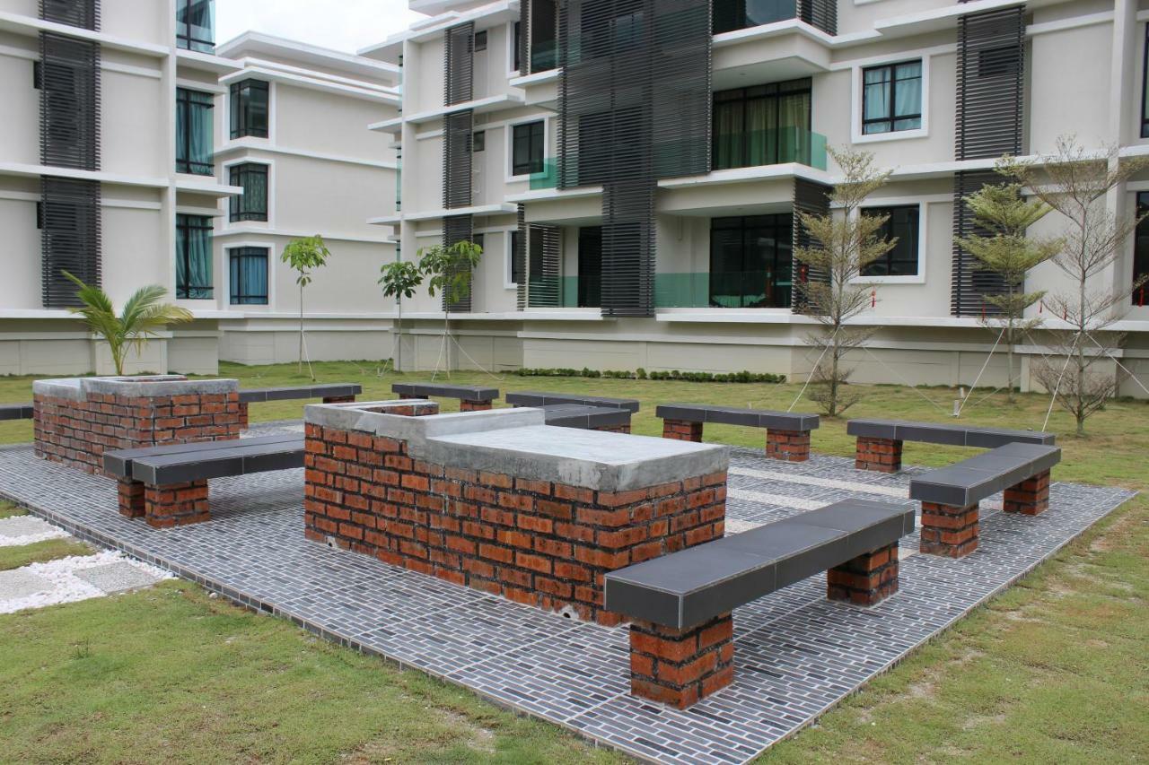 The Meadow Park Daire Kampar Dış mekan fotoğraf