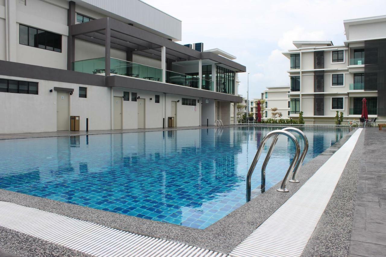 The Meadow Park Daire Kampar Dış mekan fotoğraf